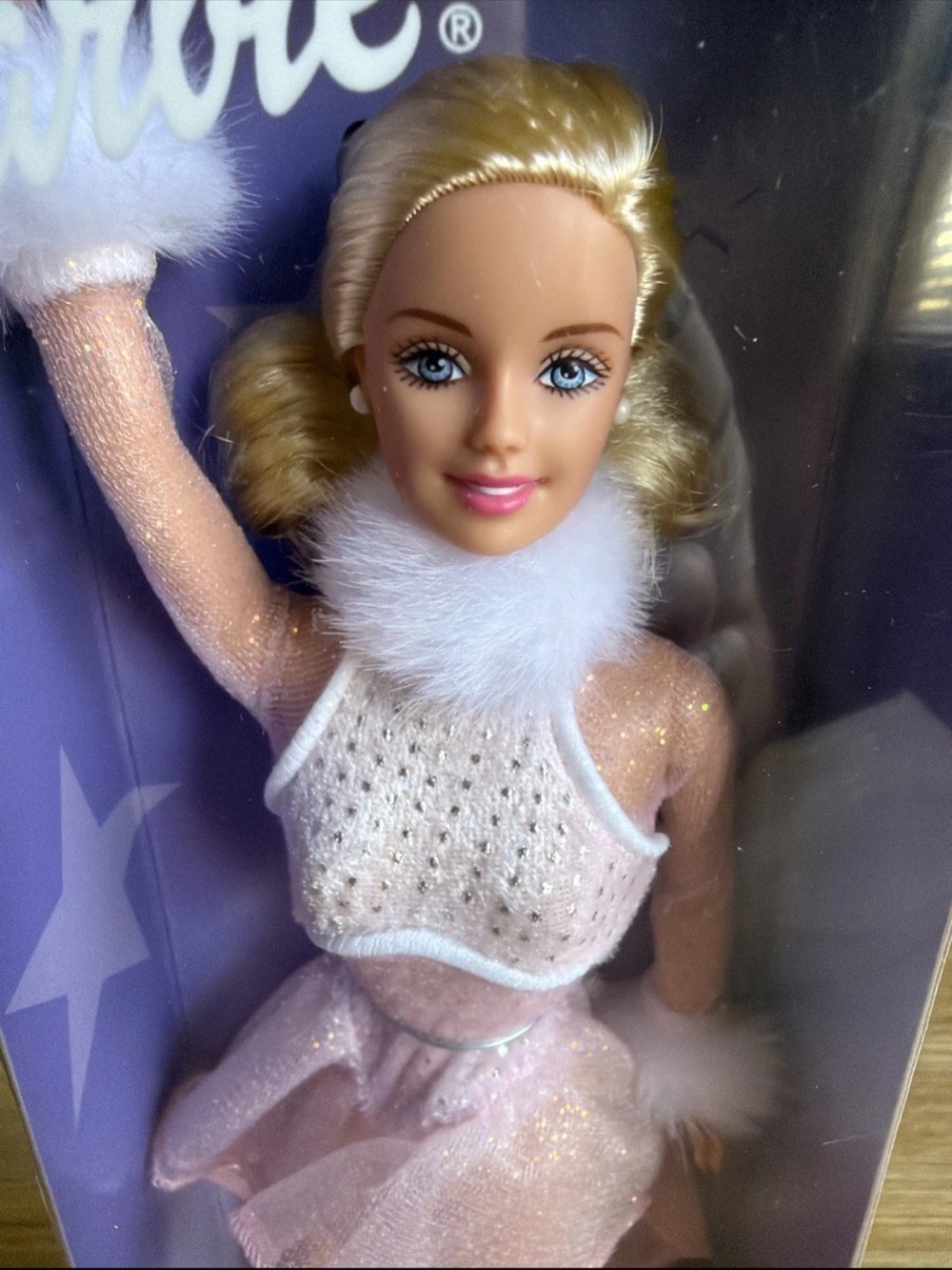 Barbie Star Skater Doll Wal-Mart Special Edition 25788 2000 NIB Ice Skating - Picture 2 of 7